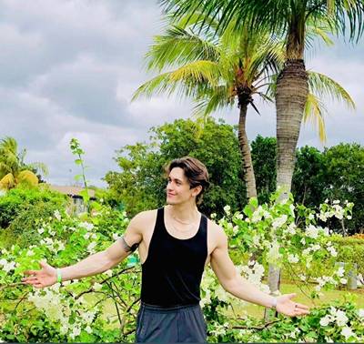 Profile for Hexaquarks